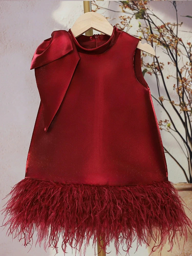 Vestido Infantil Laço e Plumas