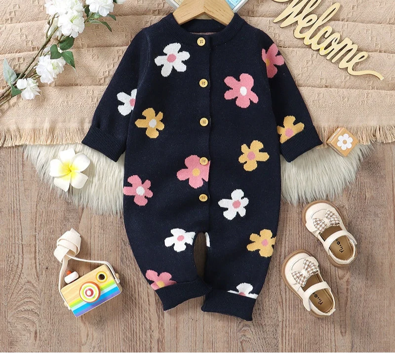Macacão Infantil de Tricô Florzinhas