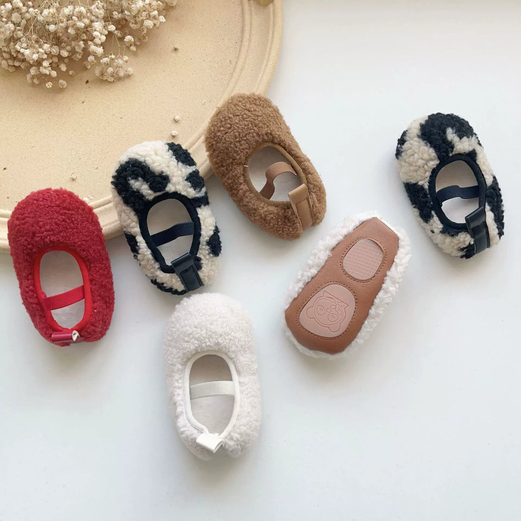 Sapato Infantil Pelucia Sola Macia