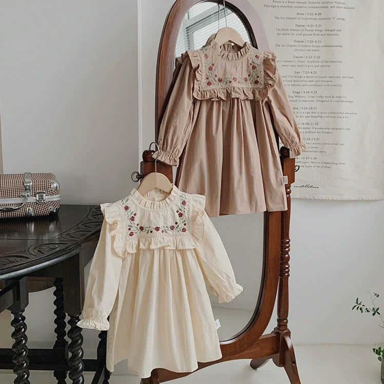 Vestido Infantil  Com Gola Bordada Florzinhas