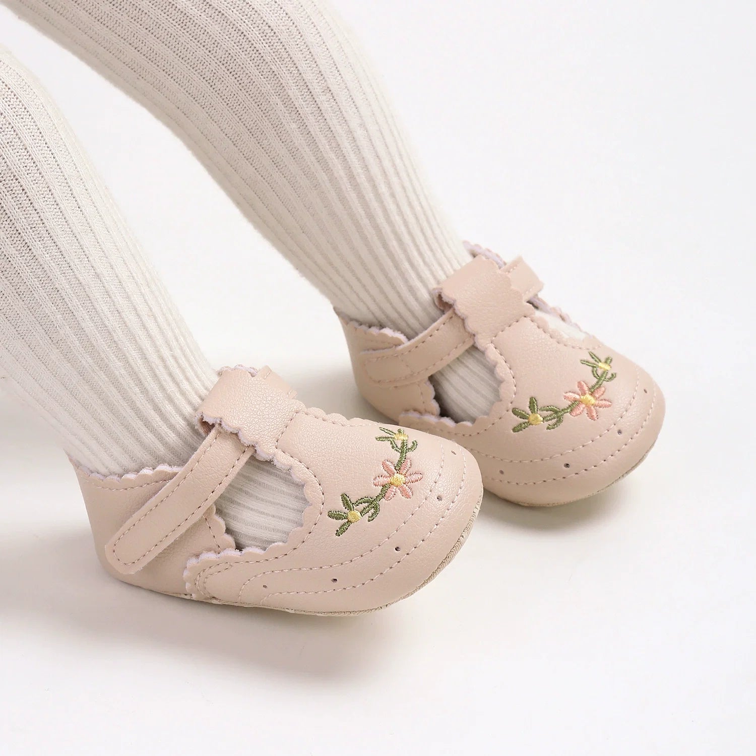 Sapato Infantil Feminino Bordado Florzinhas