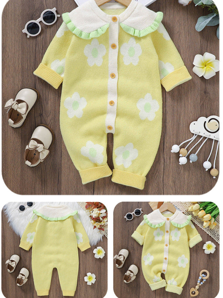 Macacão Infantil de Tricô Gola e Flores