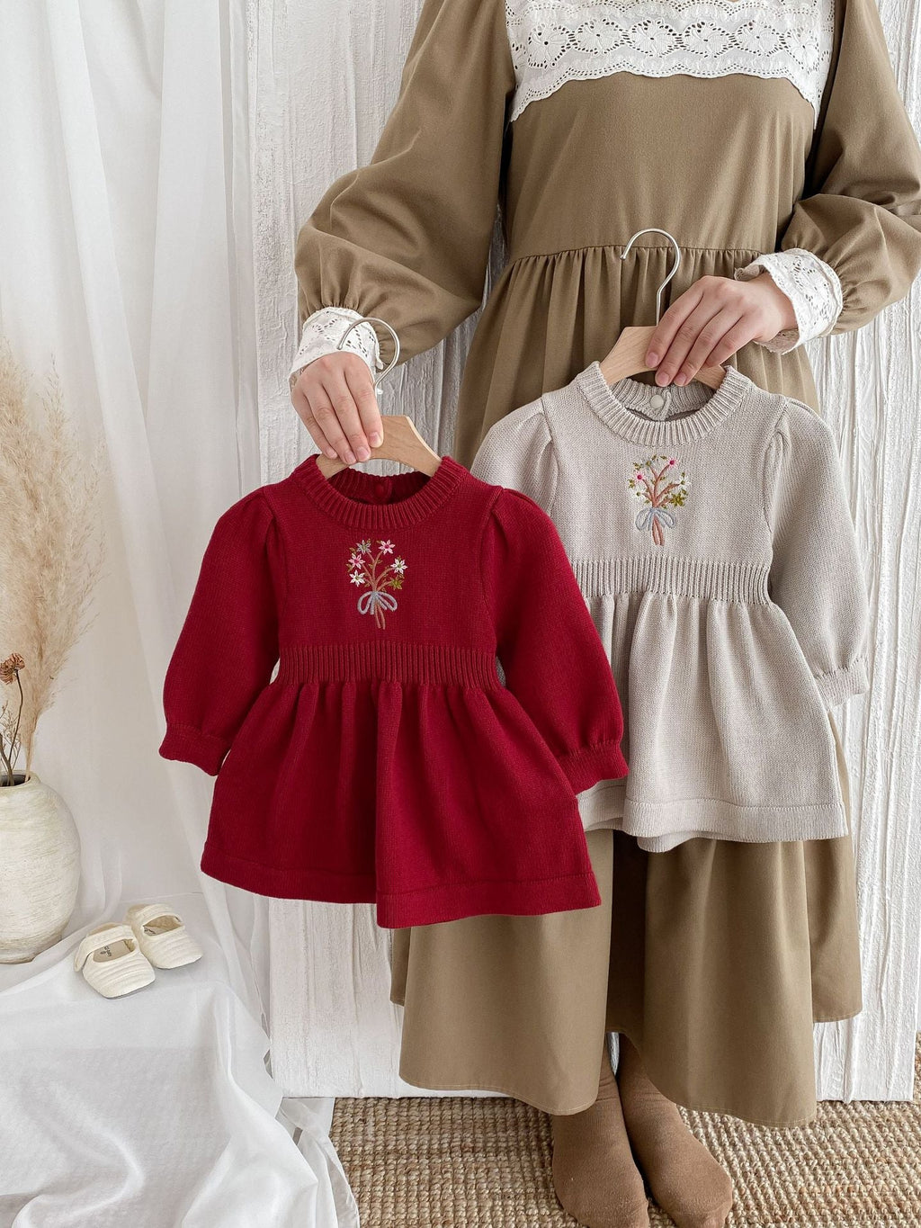 Vestido Infantil de Tricô com Florzinha