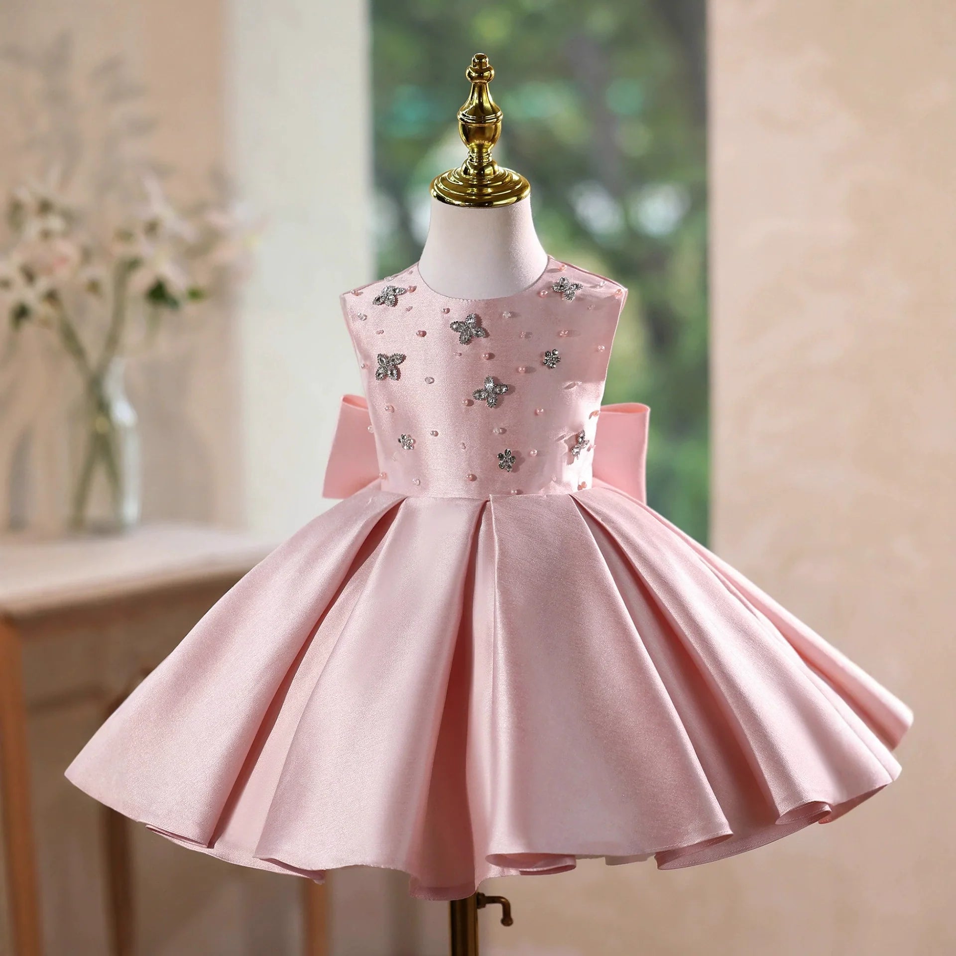 Vestido de Festa de Cetim Lacinho e Pedras