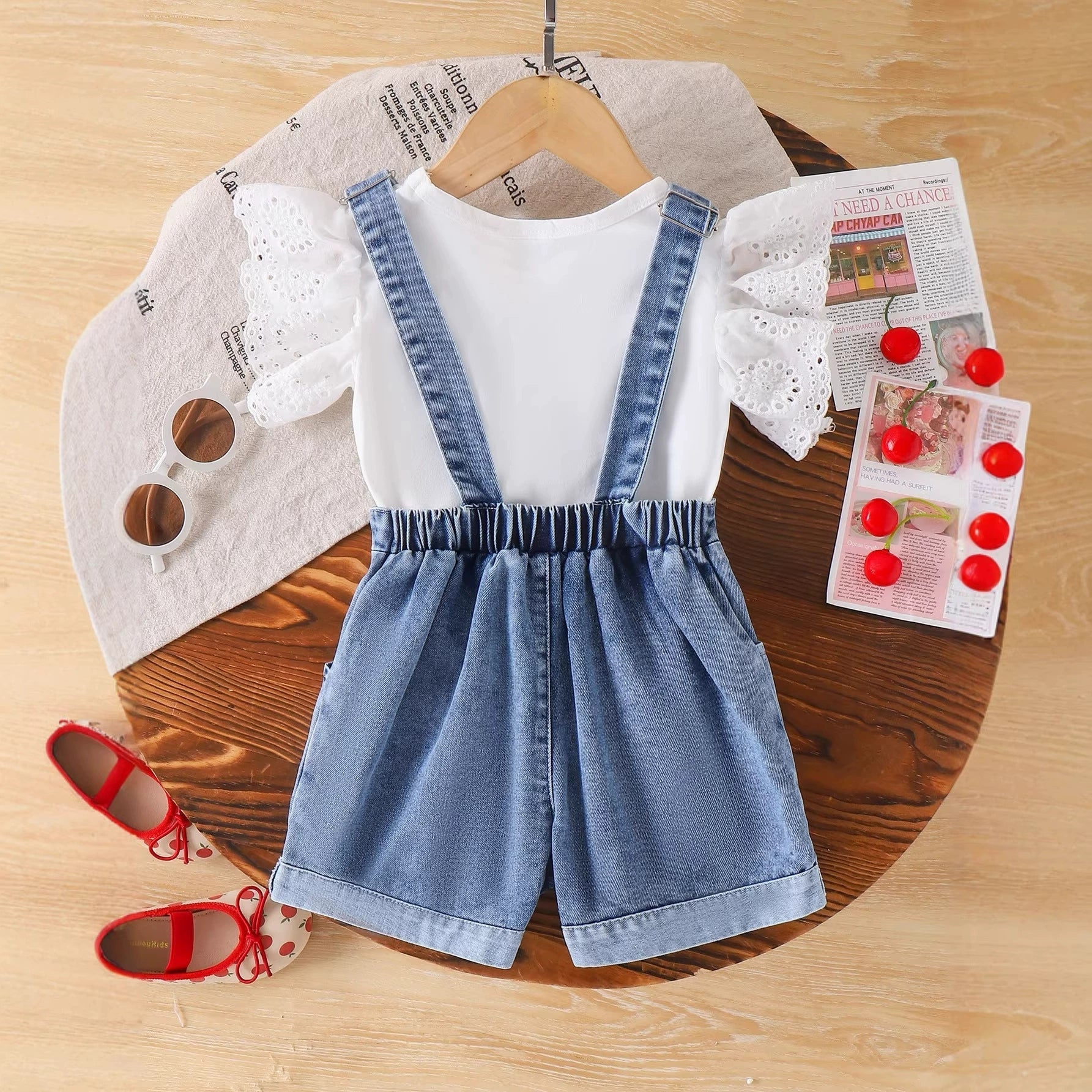 Jardineira Jeans Cerejinha + Blusinha