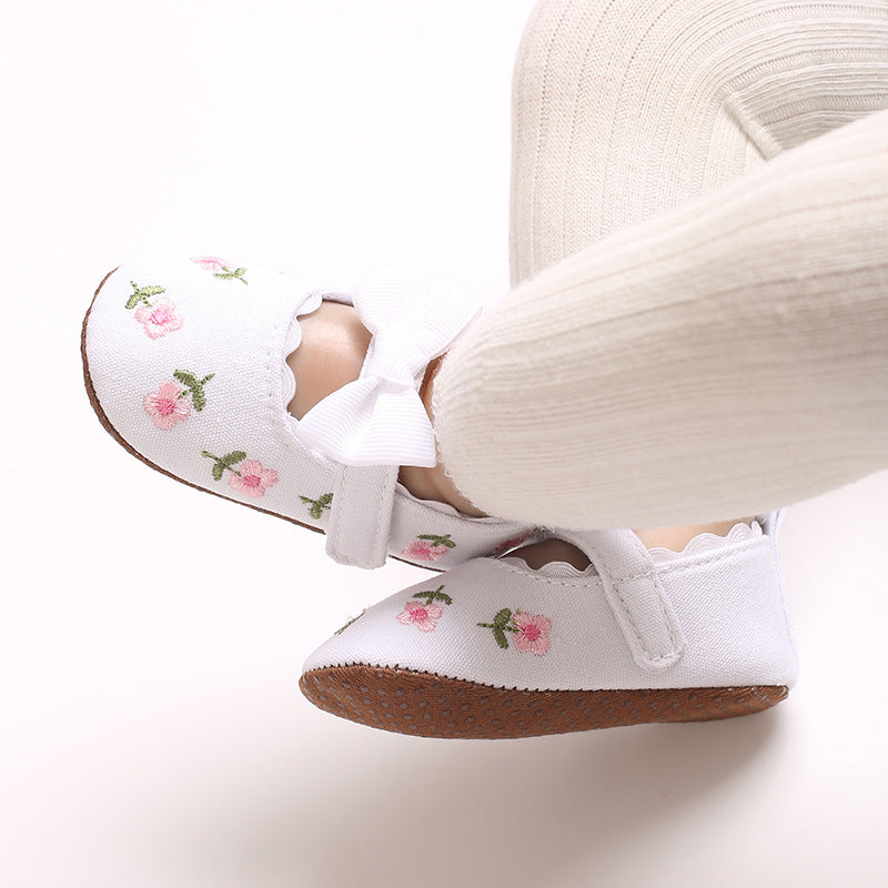 Sapato Infantil Florzinhas e Lacinho