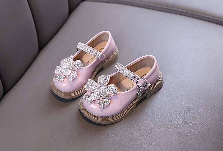 Sapato Infantil Feminino Brilhante e Pérolas