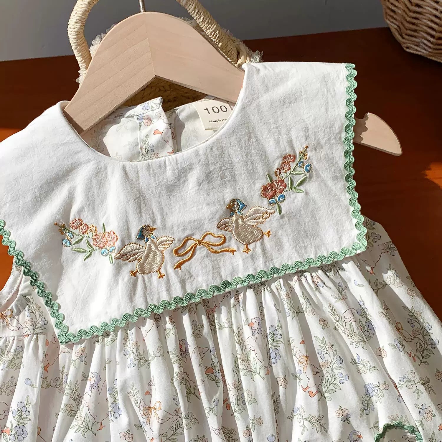 Vestido Infantil Bordado Patinhos Florzinhas
