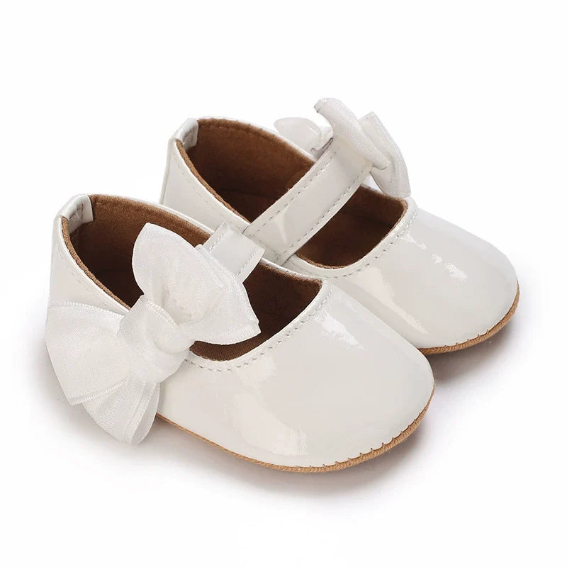 Sapato Infantil de Verniz Lacinho