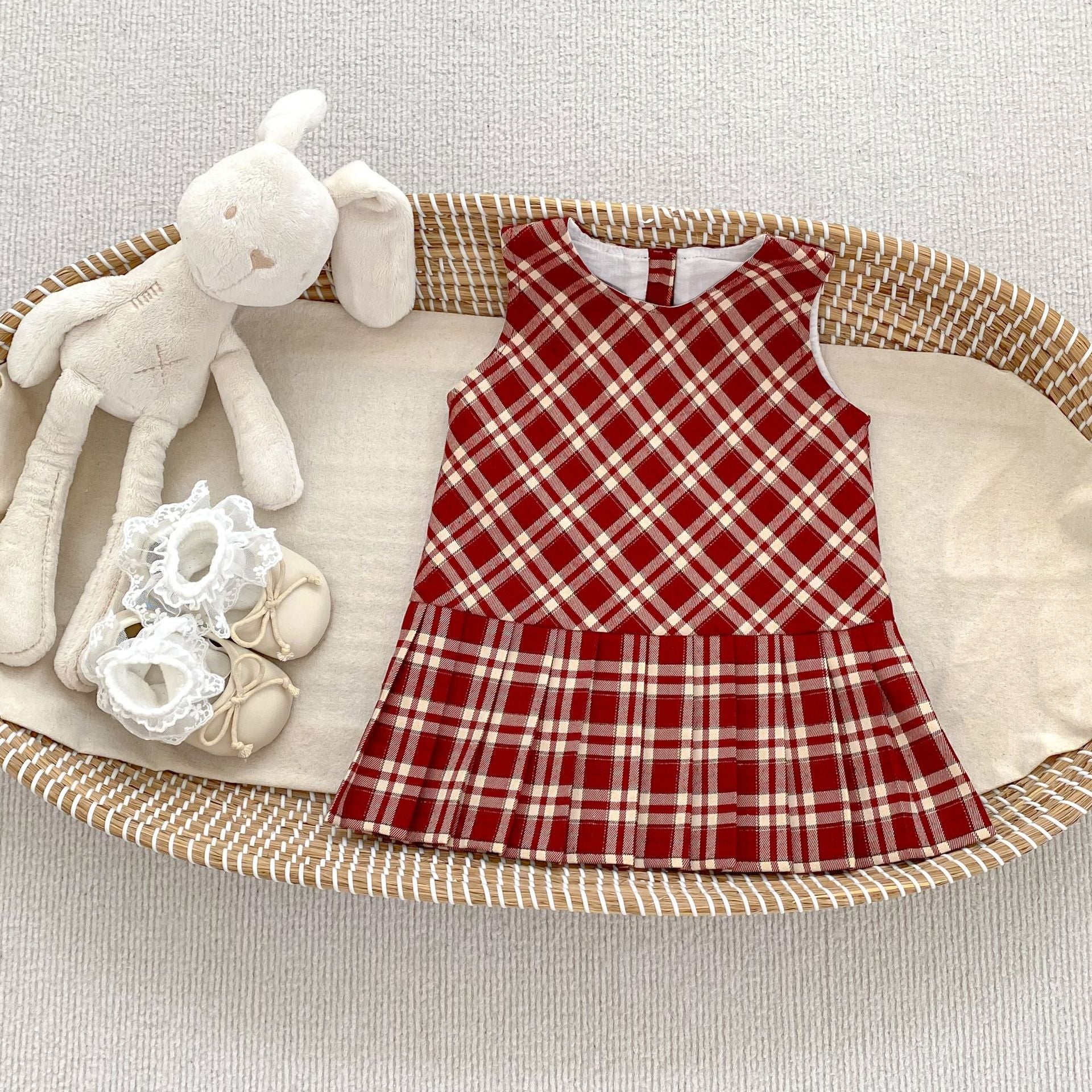 Conjunto Infantil Vestido Xadrez e Cerejinhas