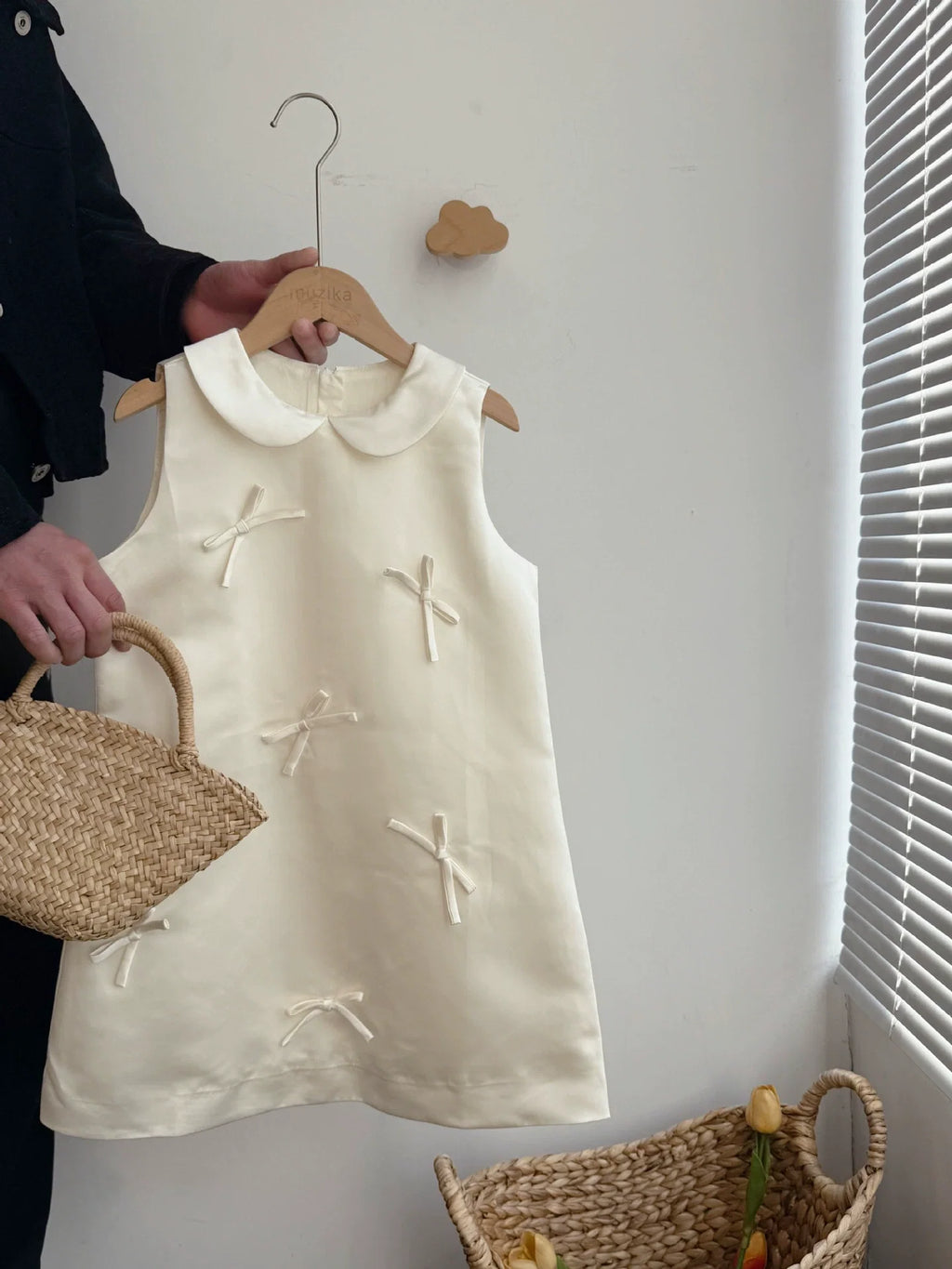 Vestido Infantil Bege Lacinhos