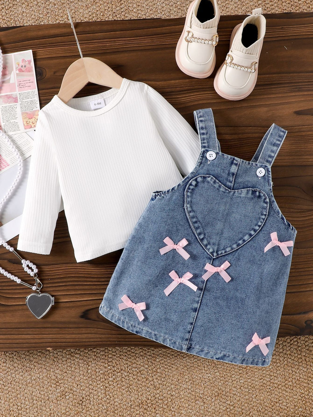 Conjunto Infantil  Jardineira lacinhos + Blusa