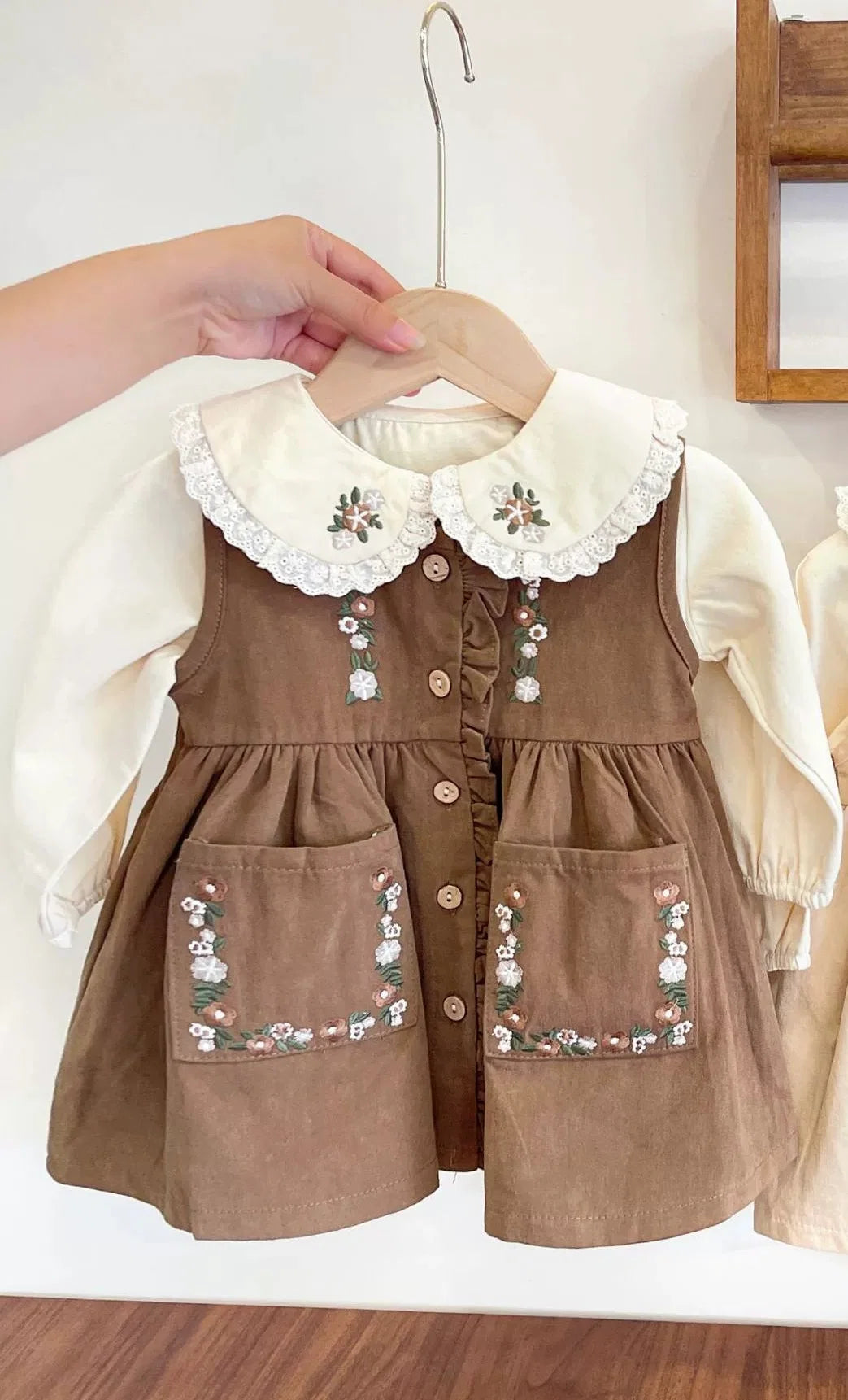 Vestido + Camisa Infantil Bordada Florzinhas