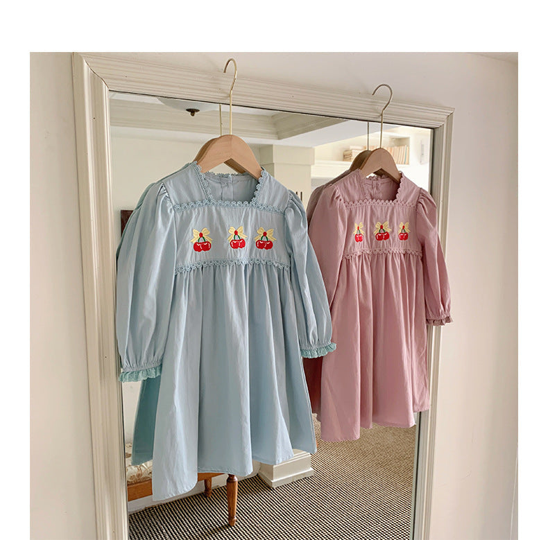 Vestido Infantil com Renda Cerejinhas