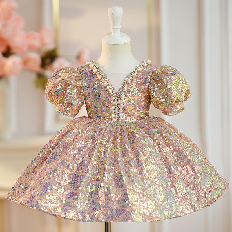 Vestido Infantil de Festa Brilhante e Pérolas