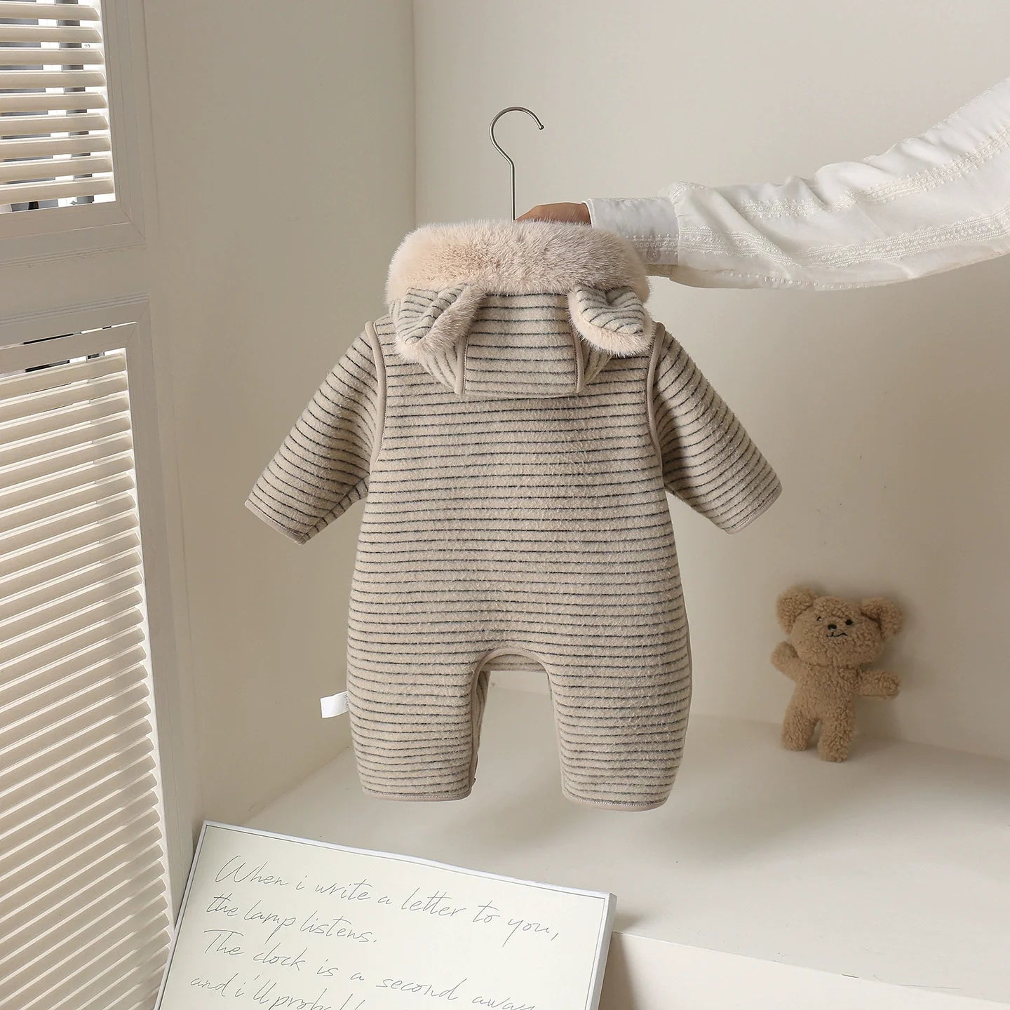 Macacão Infantil Lístras com Pelinhos