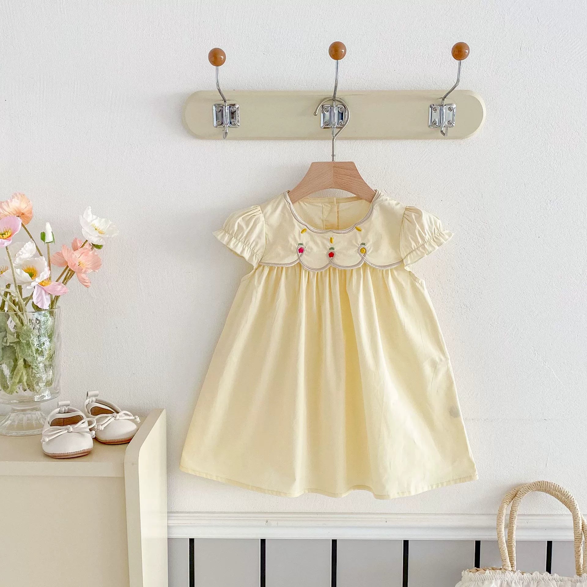 Vestido Infantil Florzinhas e Manga Babadinhos