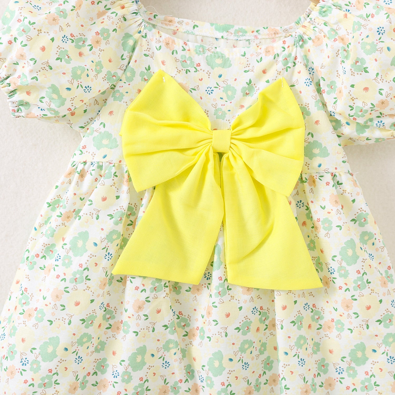 Vestido Infantil Florzinhas e Laço