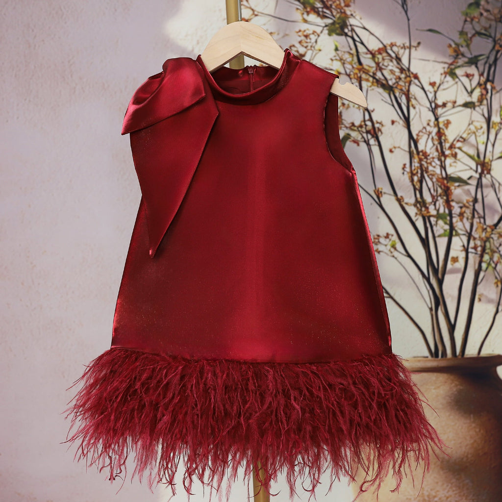 Vestido Infantil Laço e Plumas