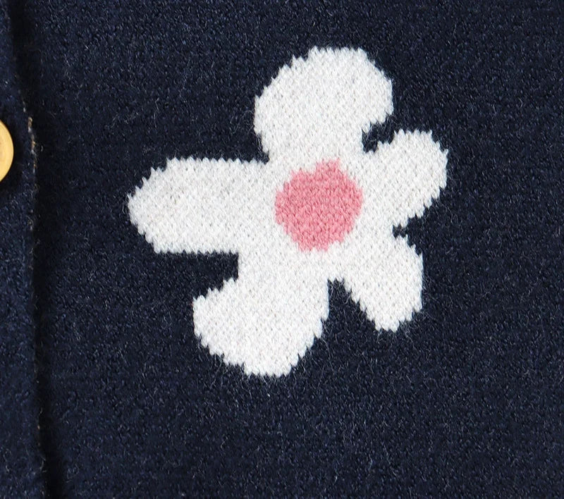 Macacão Infantil de Tricô Florzinhas