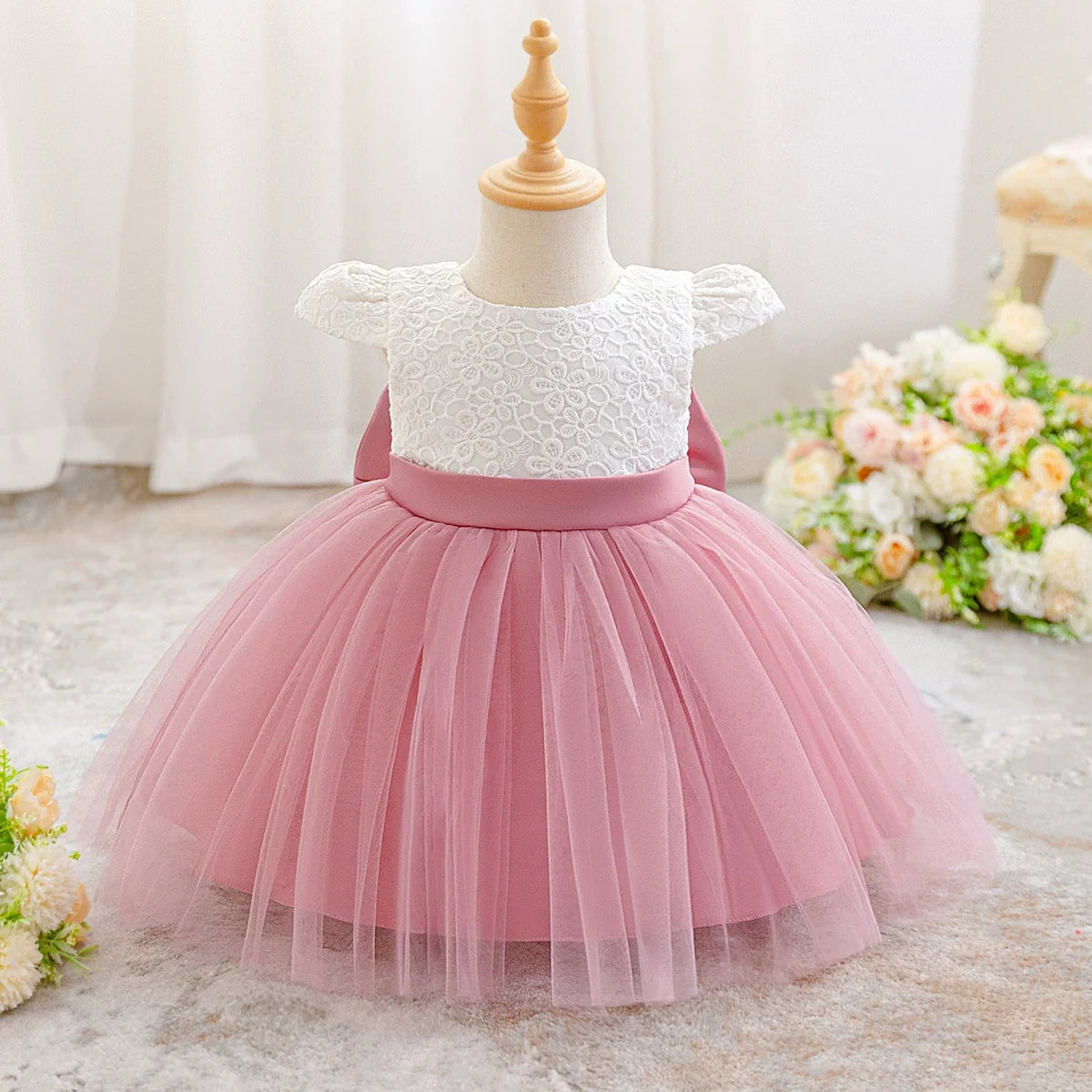Vestido de Festa Renda e Saia Tule