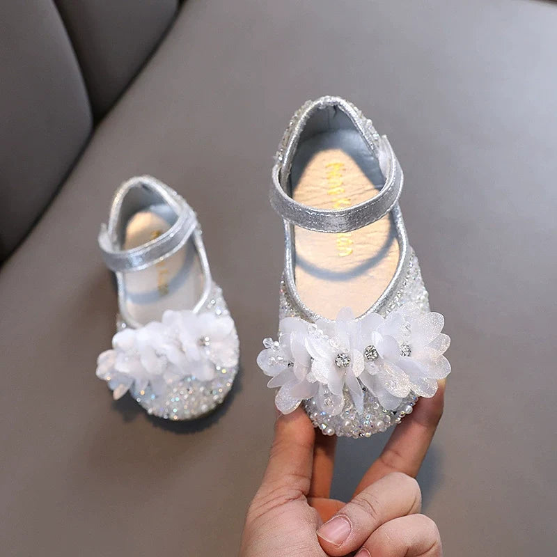 Sapato Infantil Feminino Brilhante com Flores
