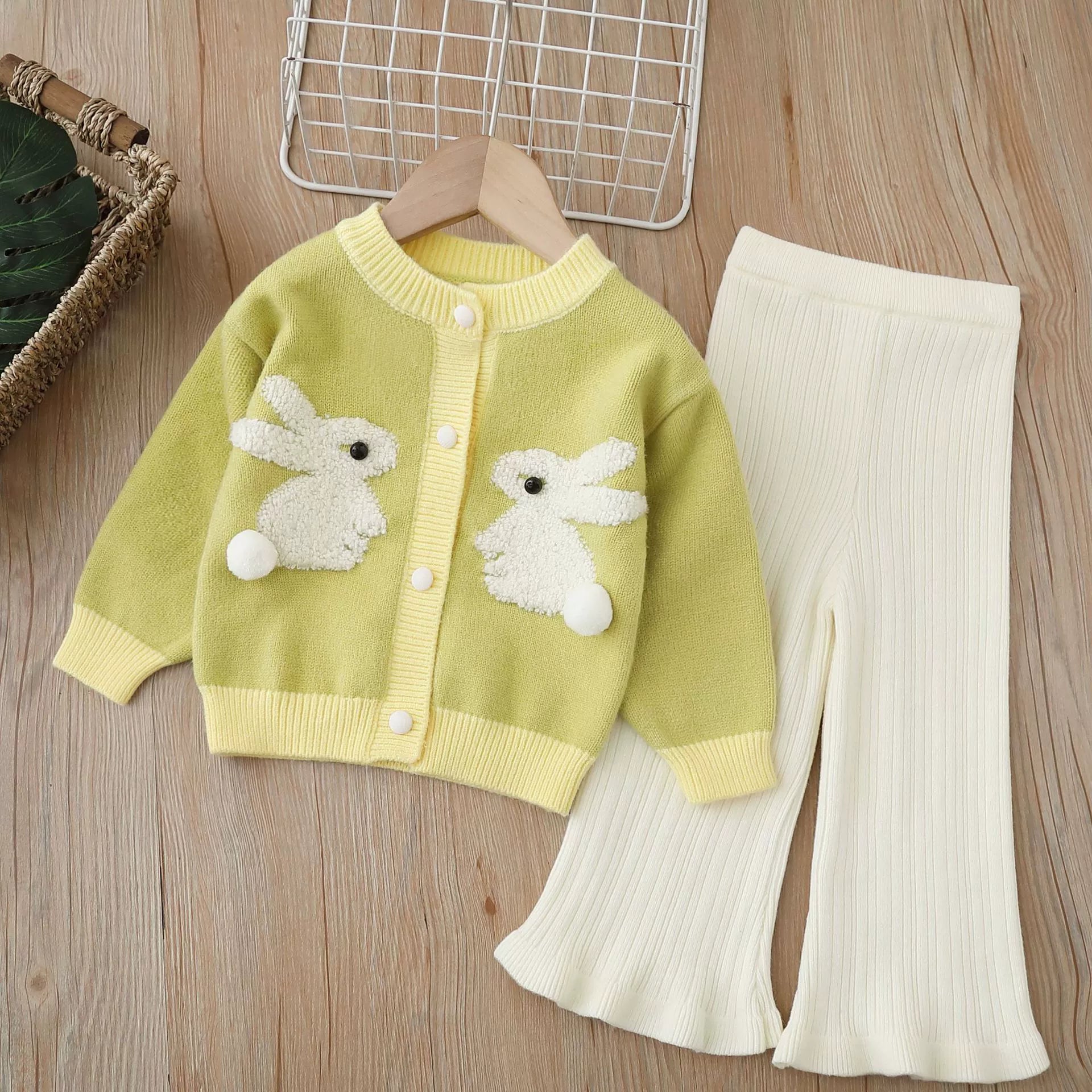 Conjunto Infantil de Tricô Coelhinho