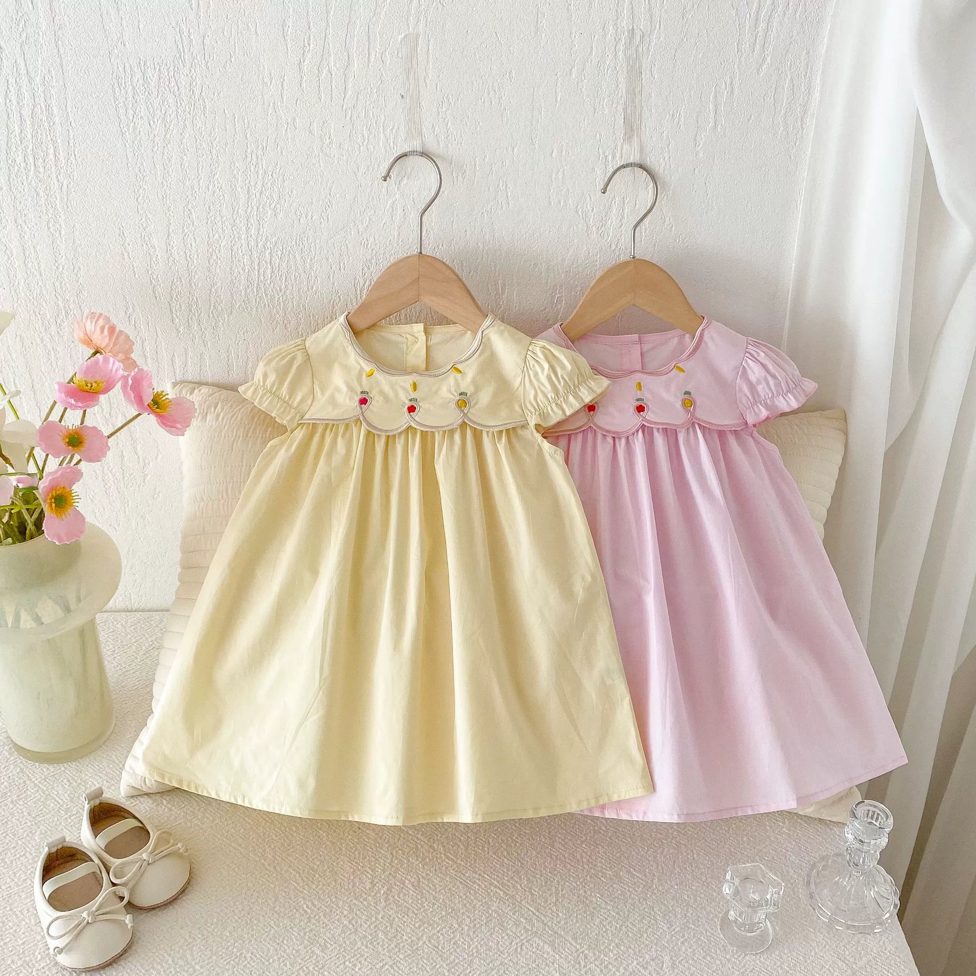 Vestido Infantil Florzinhas e Manga Babadinhos
