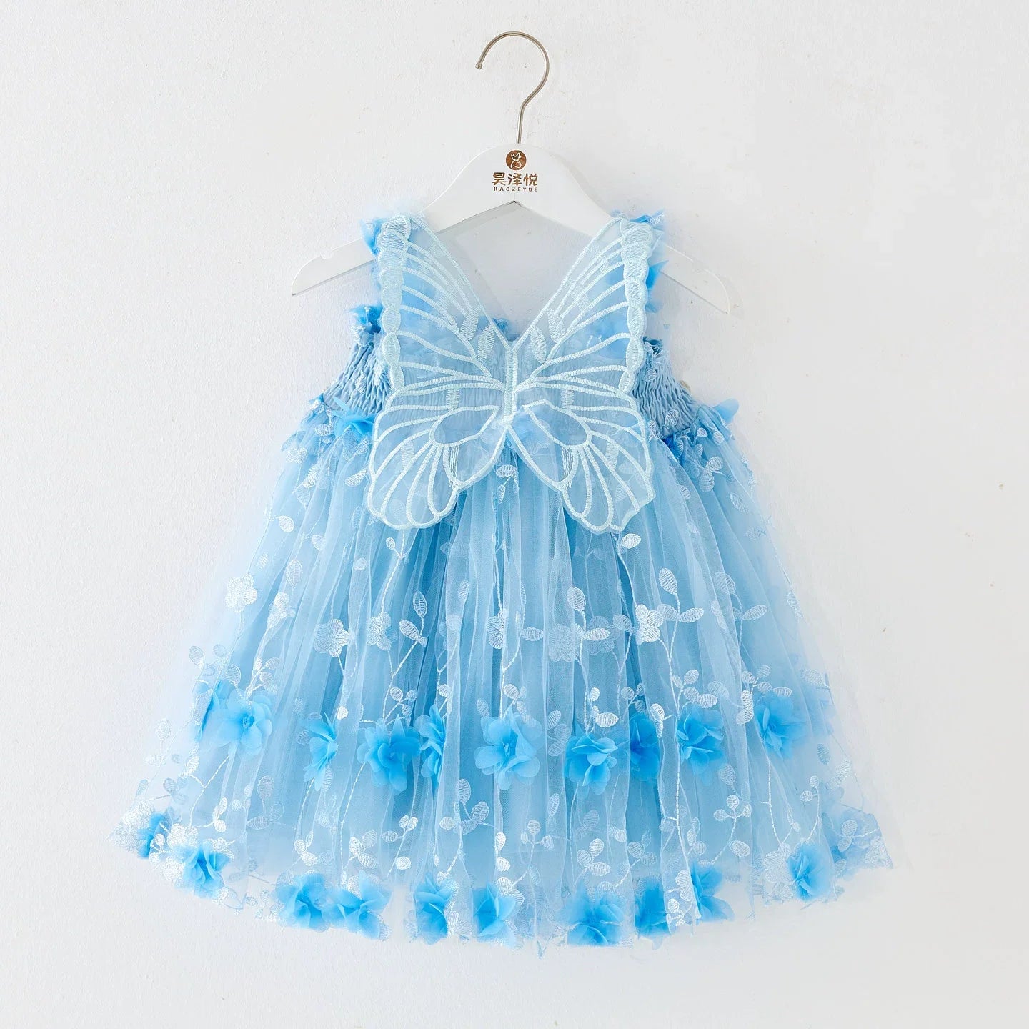Vestido de Tule Com Flores e Asinha