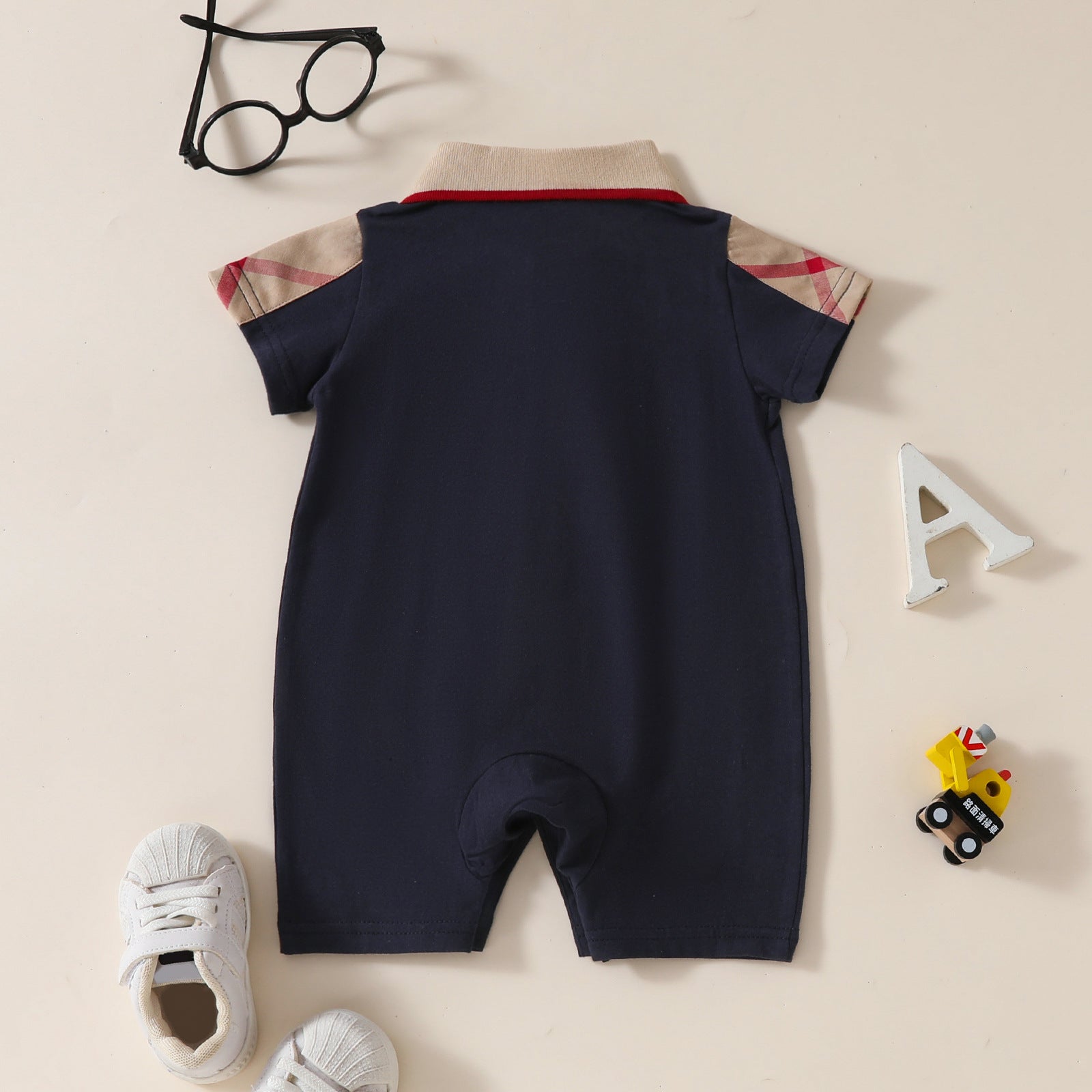 Macaquinho Infantil Gola Gravatinha