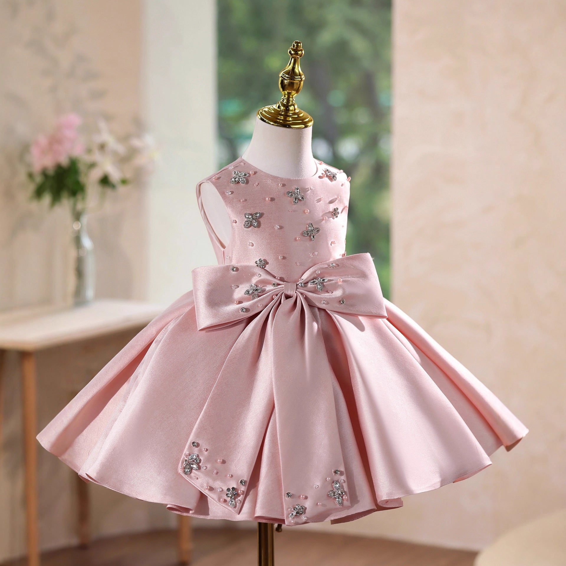 Vestido de Festa de Cetim Lacinho e Pedras