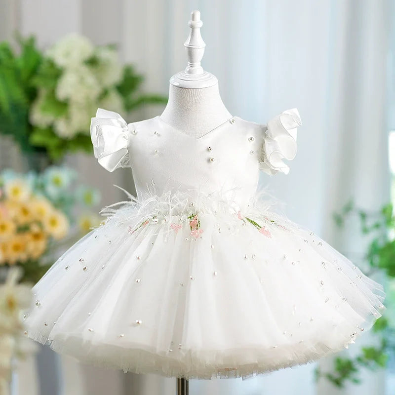 Vestido De Festa Branco com Pérolas