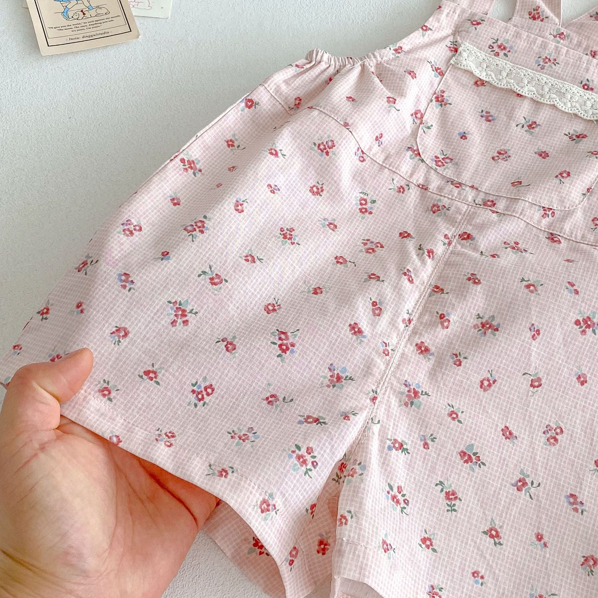 Conjunto Infantil Feminino Rendinha e Florzinhas