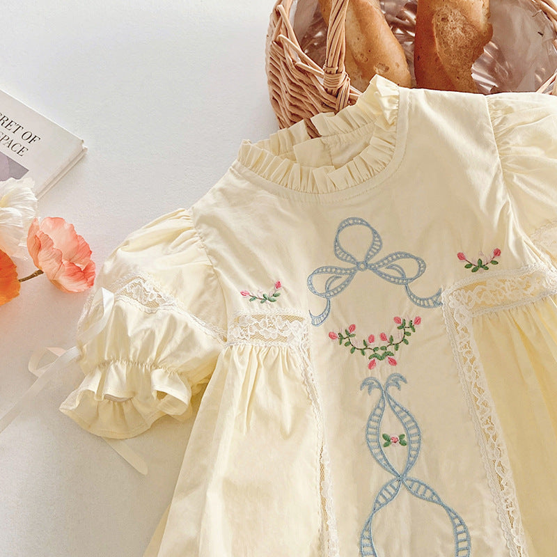 Vestido Infantil com Rendadinho e Flores
