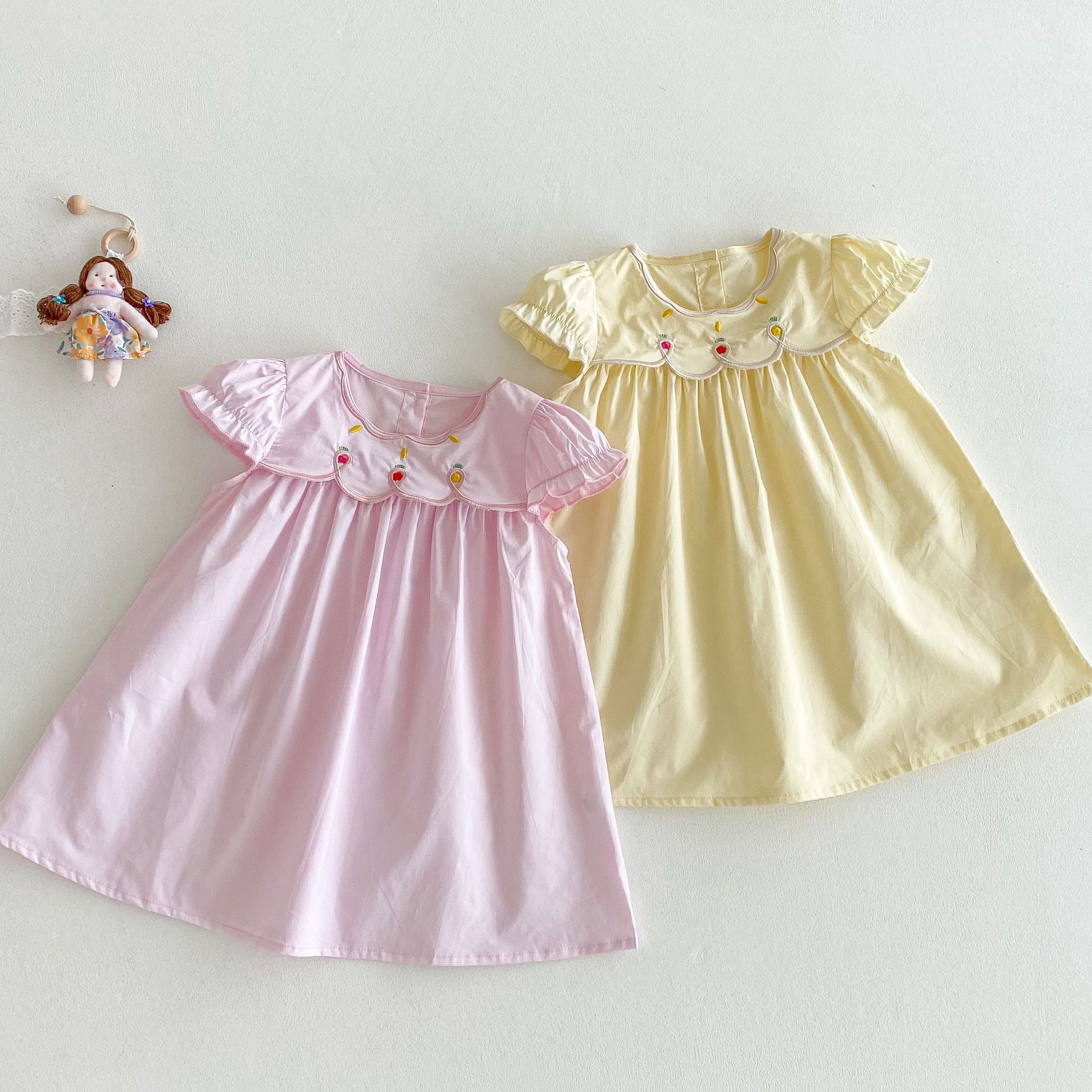 Vestido Infantil Florzinhas e Manga Babadinhos
