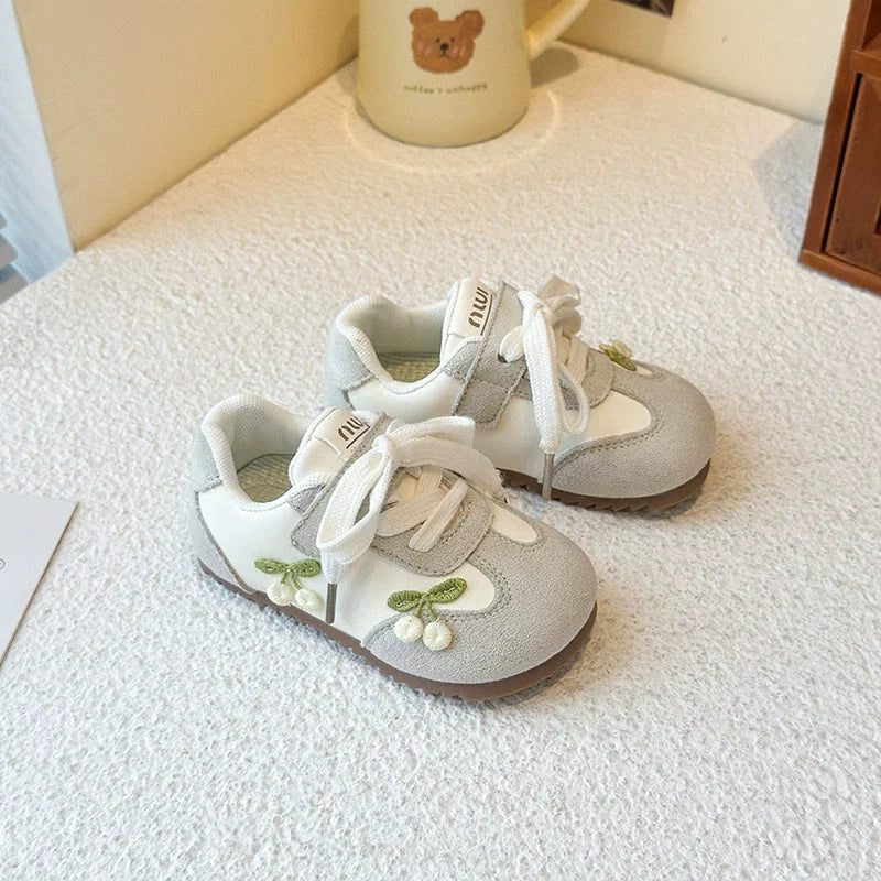 Tênis Infantil Bordado Cerejinhas