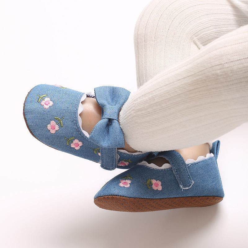 Sapato Infantil Florzinhas e Lacinho