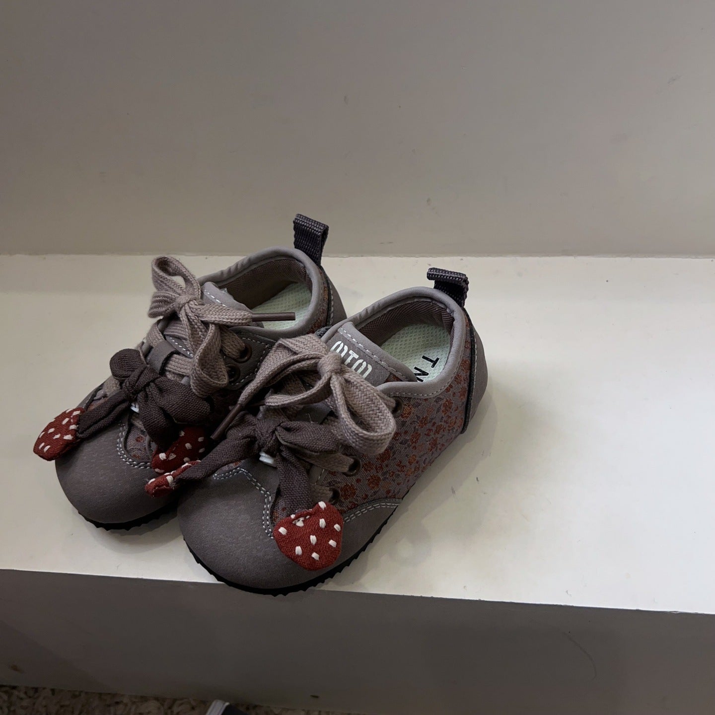Tênis Infantil Velcro Morango