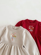 Vestido Infantil de Tricô com Florzinha