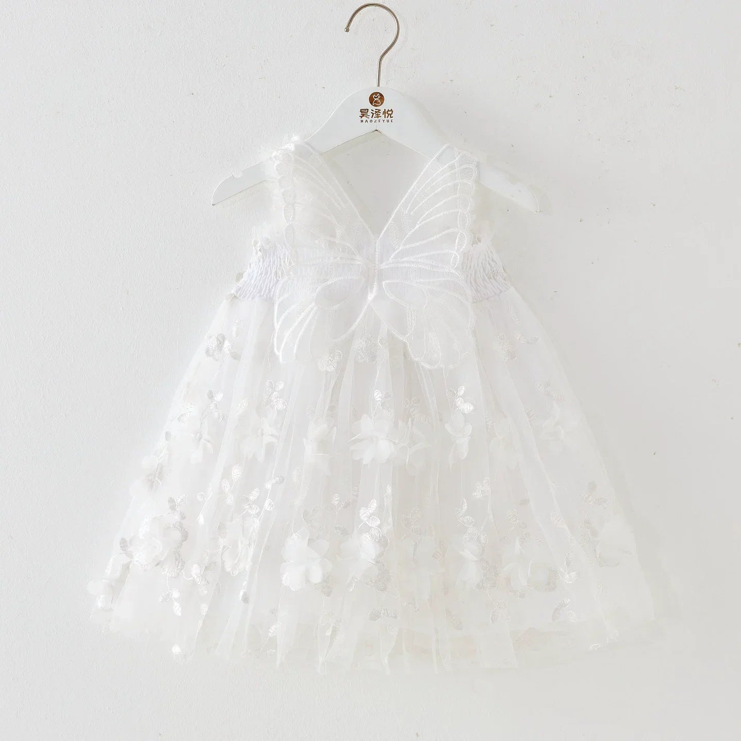Vestido de Tule Com Flores e Asinha