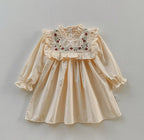 Vestido Infantil  Com Gola Bordada Florzinhas