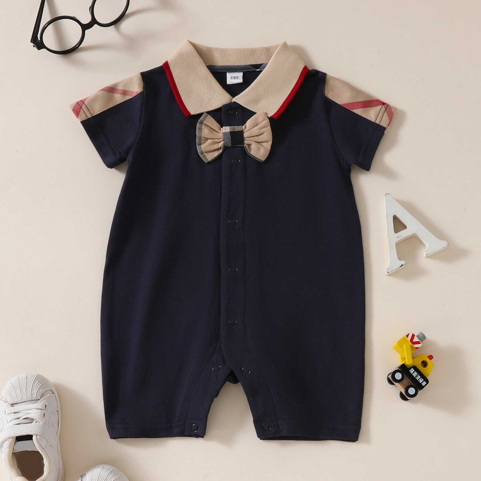 Macaquinho Infantil Gola Gravatinha