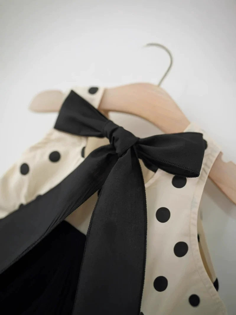 Vestido Infantil Preto Poá com Chapéu