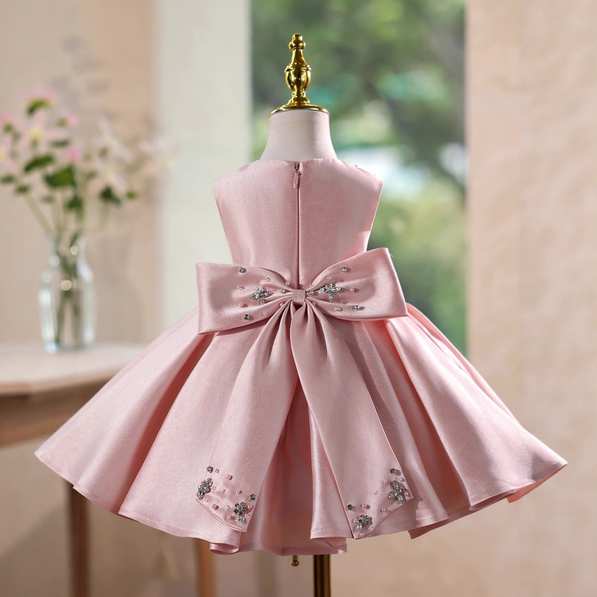 Vestido de Festa de Cetim Lacinho e Pedras