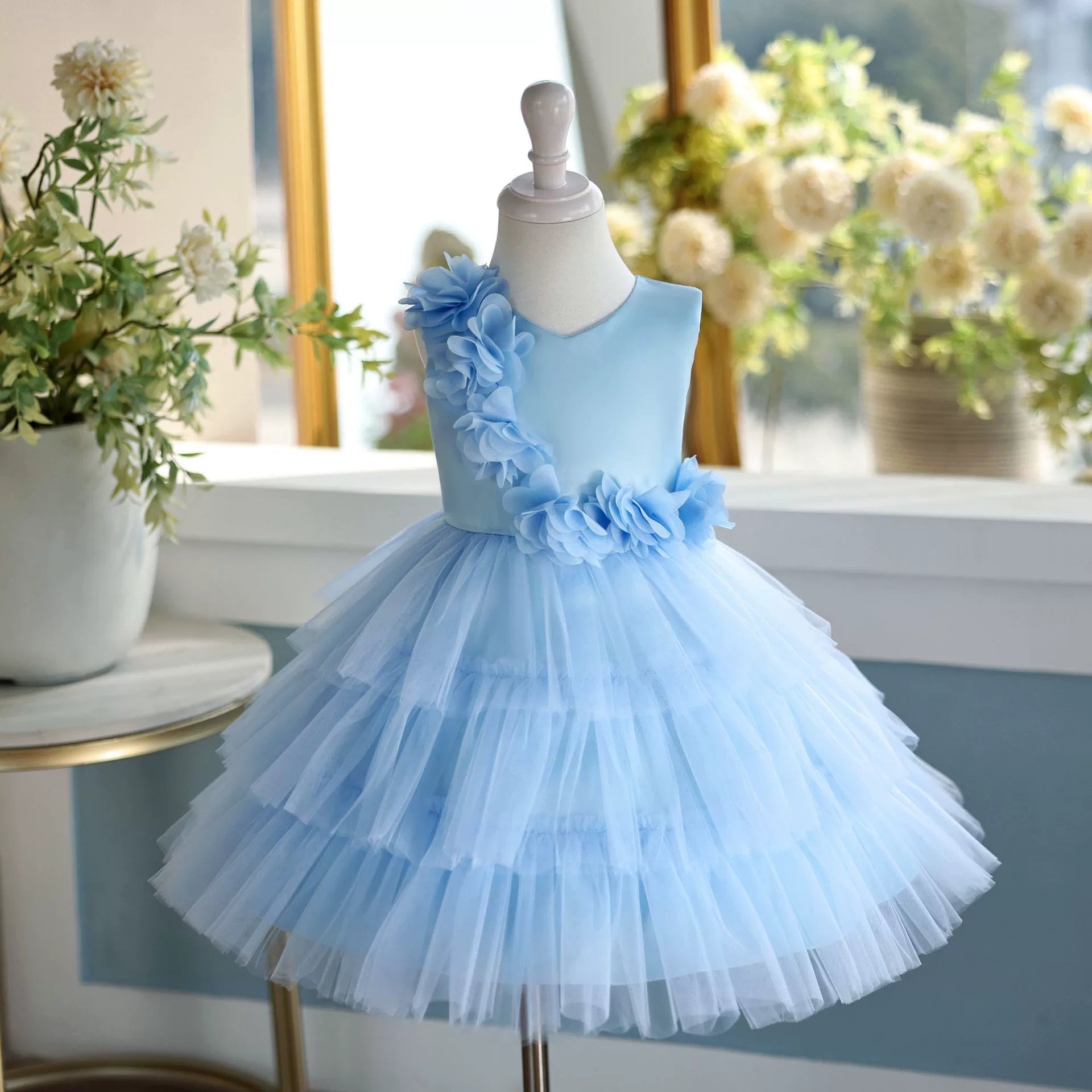 Vestido De Festa Florzinhas e Camadas de Tule