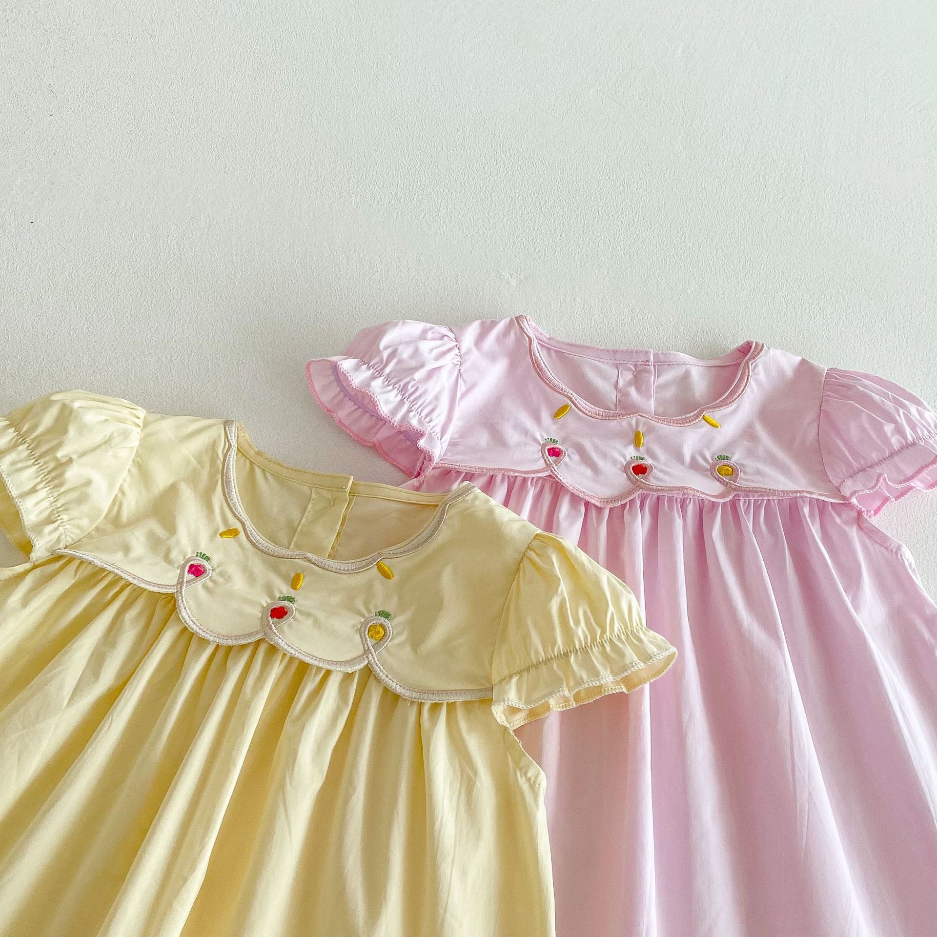 Vestido Infantil Florzinhas e Manga Babadinhos