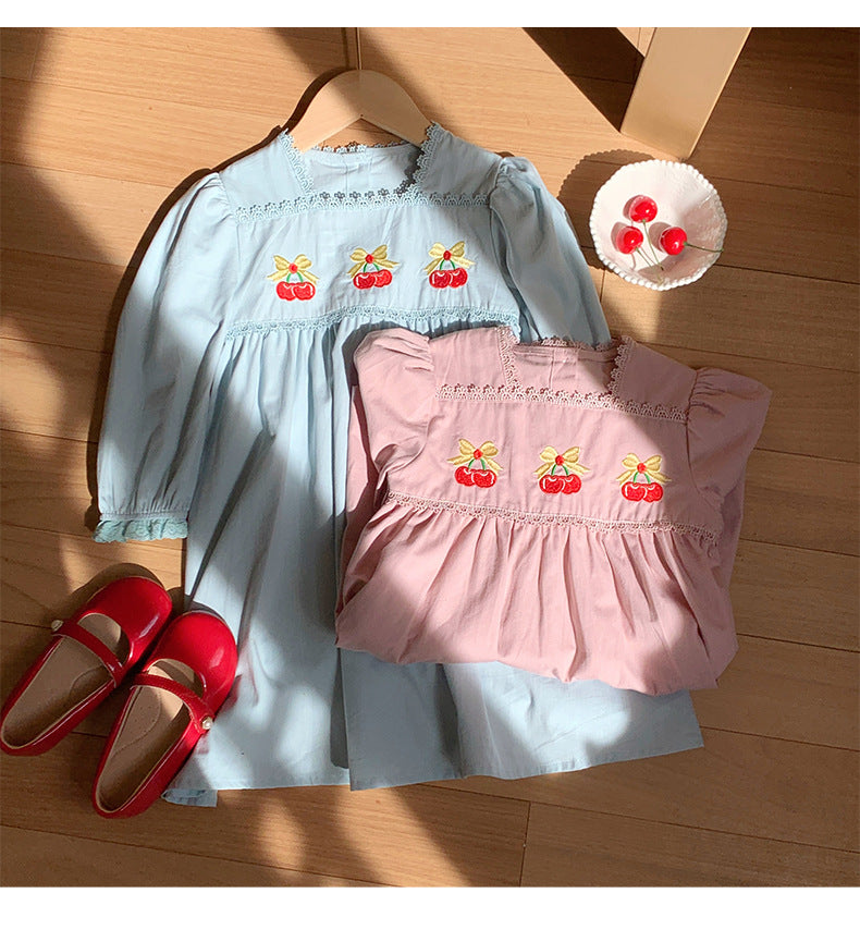 Vestido Infantil com Renda Cerejinhas