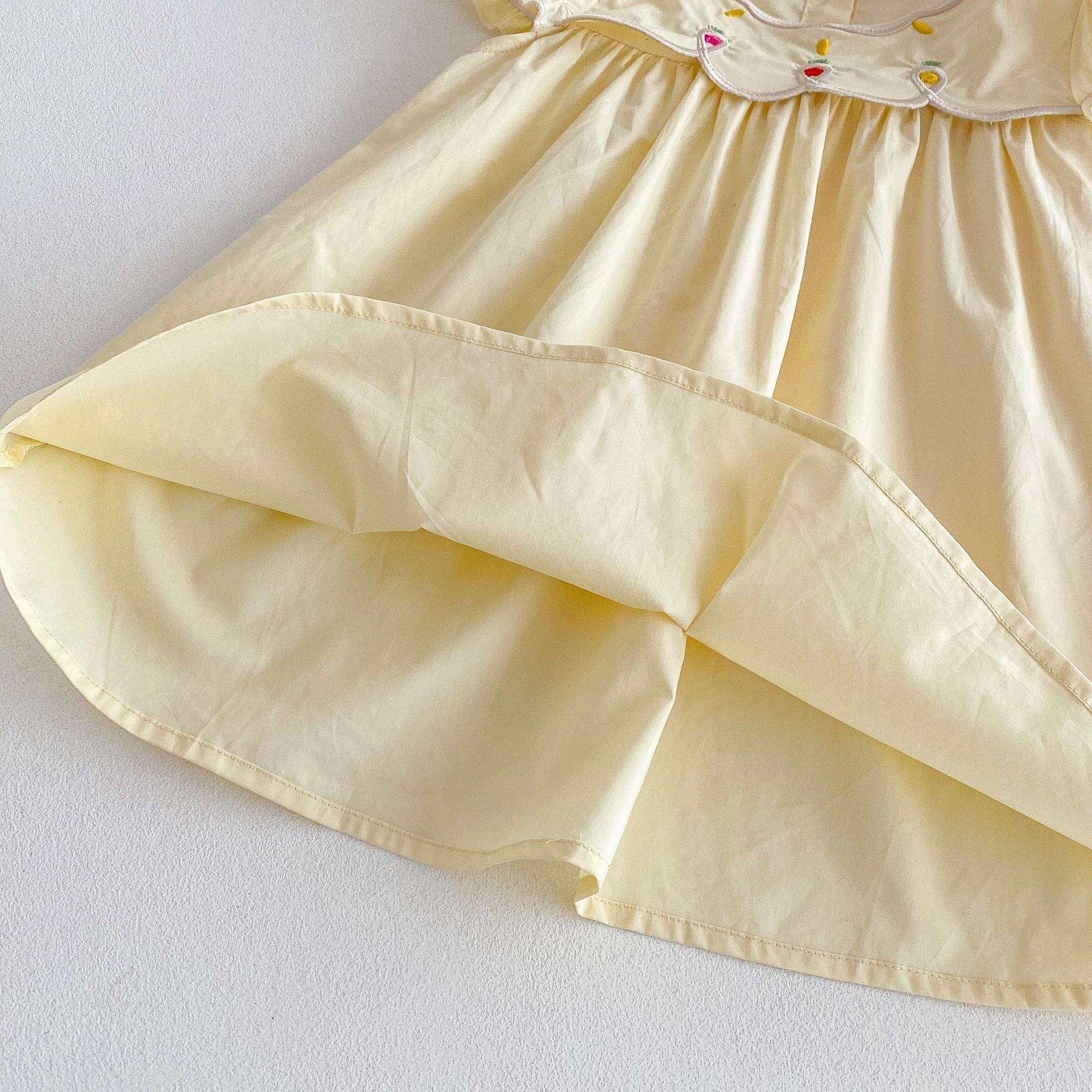 Vestido Infantil Florzinhas e Manga Babadinhos