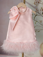 Vestido Infantil Laço e Plumas