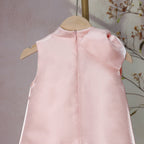 Vestido Infantil Laço e Plumas